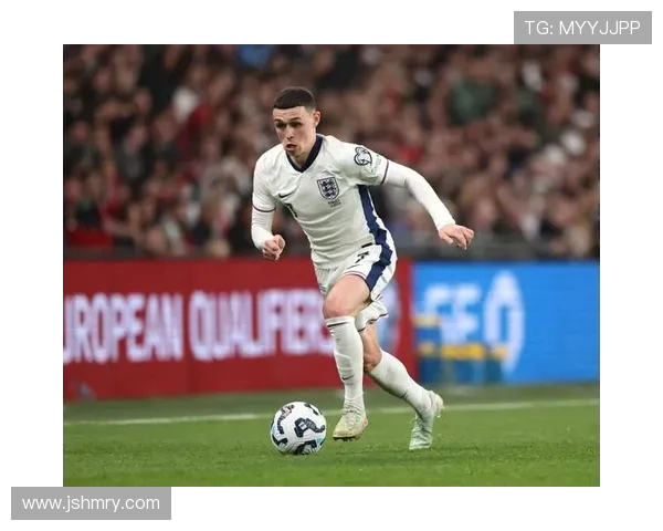 福登与英格兰前辈深入交流，展望国家队未来保持竞争力增强趋势